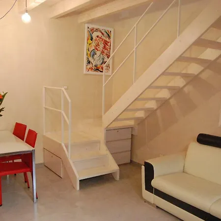 Stevens Apartment *