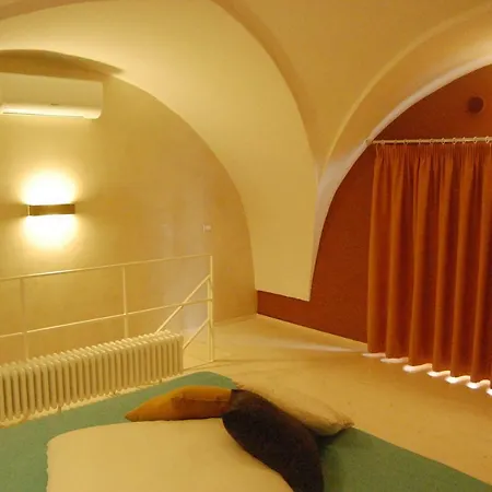Stevens Apartment *